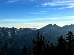 First view of Tahoma (Rainier)