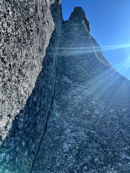 The 5.8 finger crack variation to the final pitch.