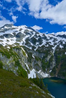 Sahale Peak in the distance.